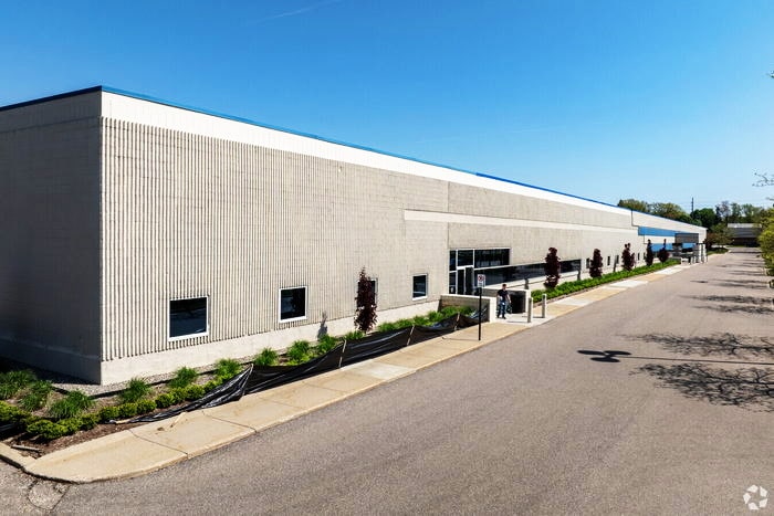 K-Mart (Kmart) - Auburn Hills - 975 S Opdyke Road (newer photo)